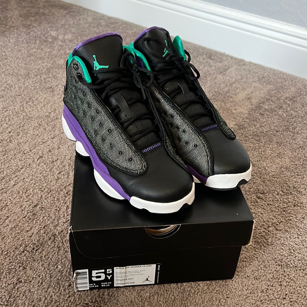 Jordan 13s GS 5.5=Womens 7